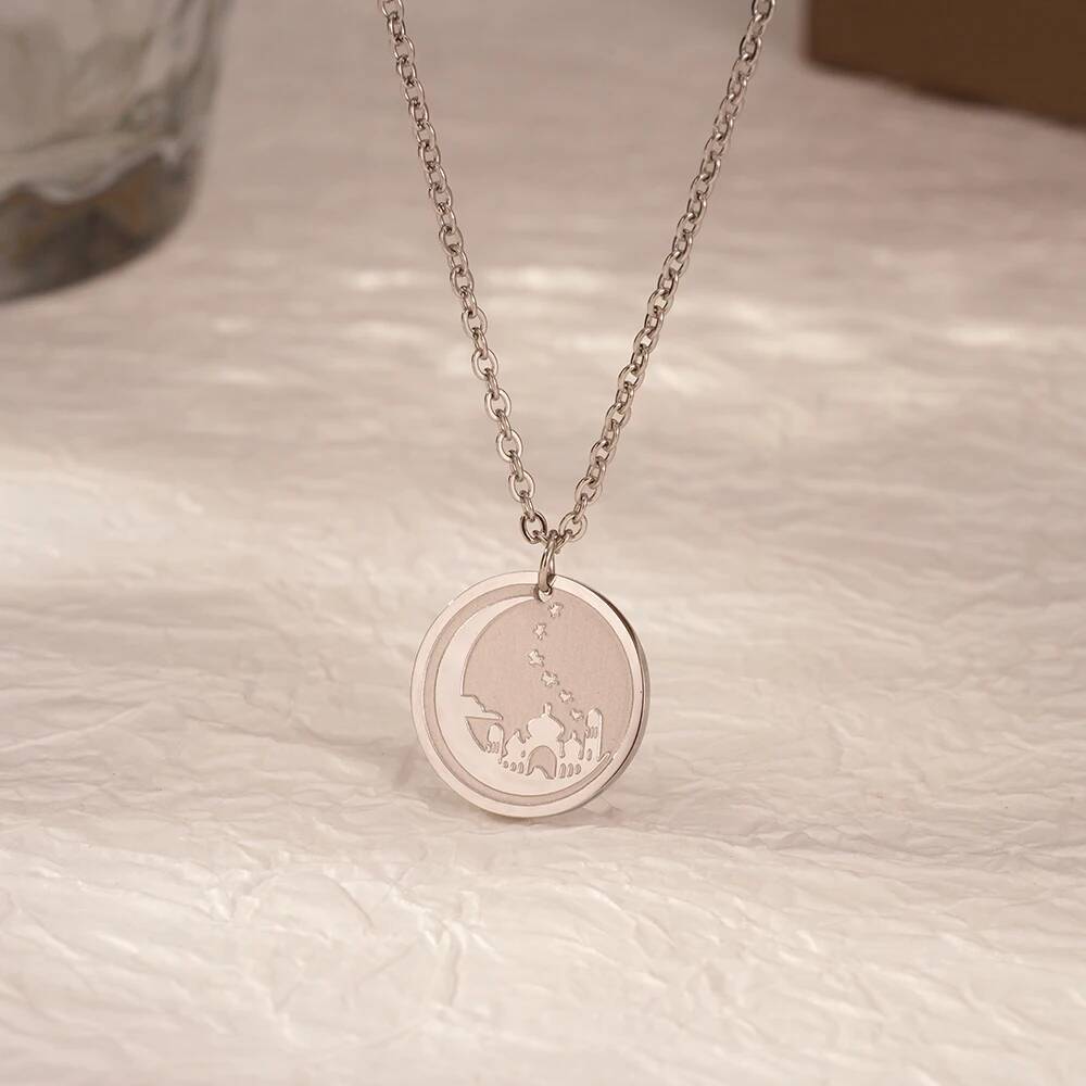 Coin Necklace Delicate - Naszyjnik z zawieszką w kształcie księżyca