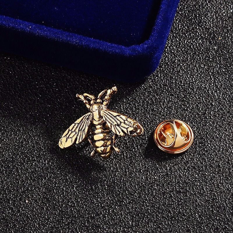 Women'S Accessories Trends 2026 - Vintage Broszka w Kolorze Brązu z