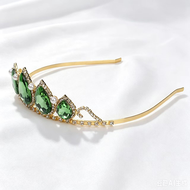 Women'S Wedding Accessories - Zielona Korona z Kryształkami i Cyrkoniami