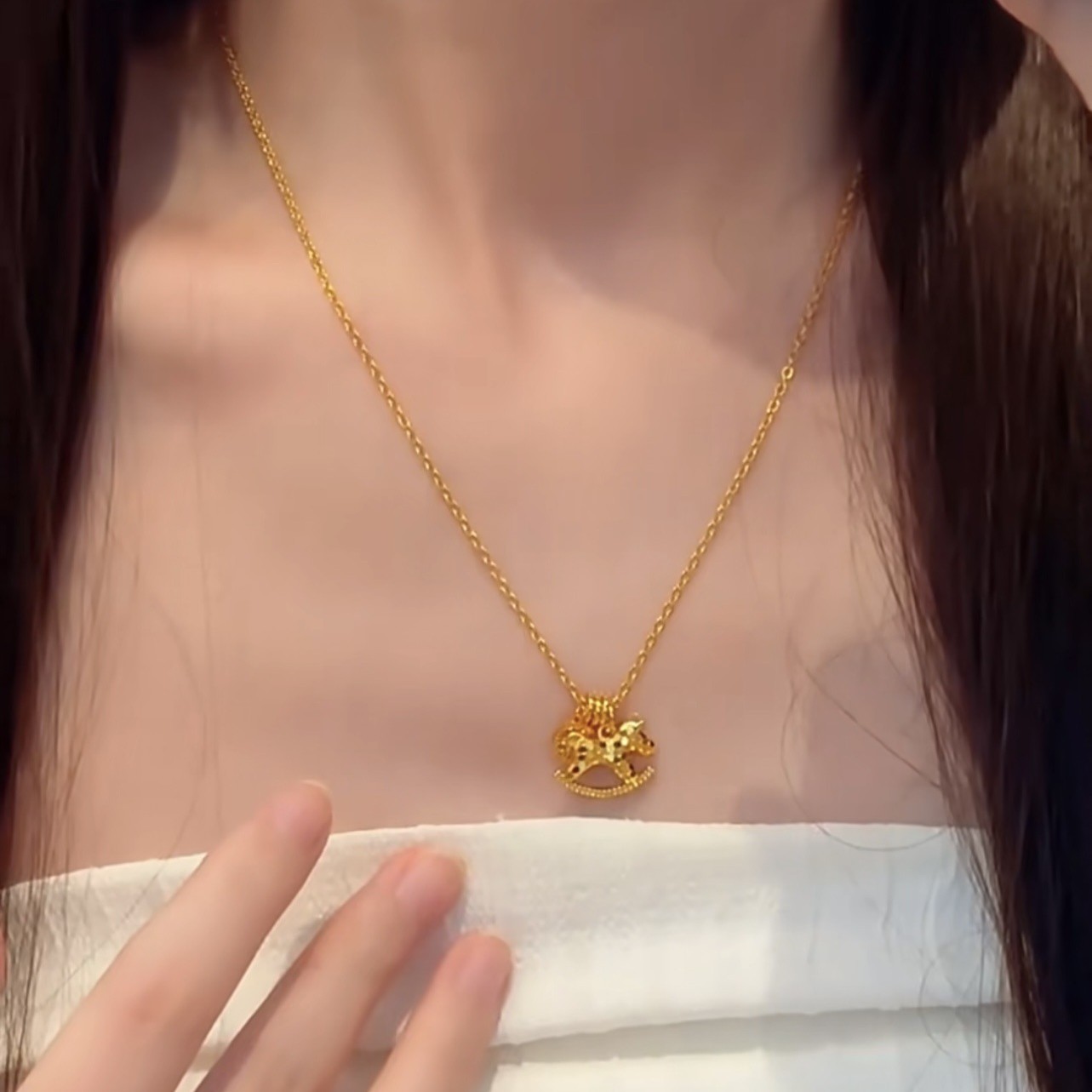Błyszczący Naszyjnik z Zawiesz – Coin Necklace Delicate recenzja i cena