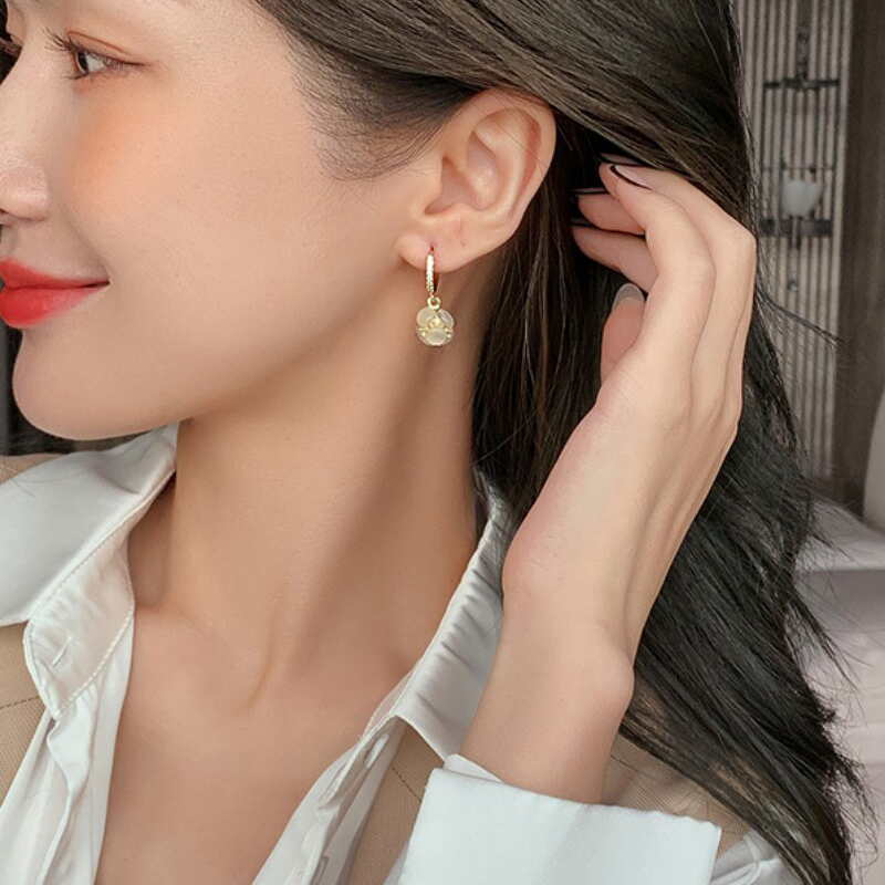 Eleganckie kolczyki wiszące z  – Women'S Accessories Trends 2026 recenzja i cena