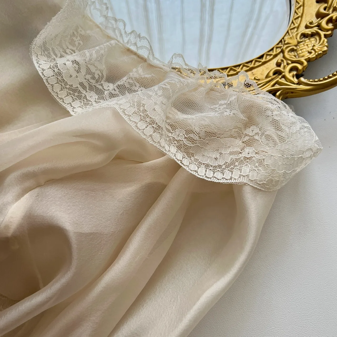 Vintage Retro Chic Lace Satin  – Women'S Accessories Louis Vuitton recenzja i cena