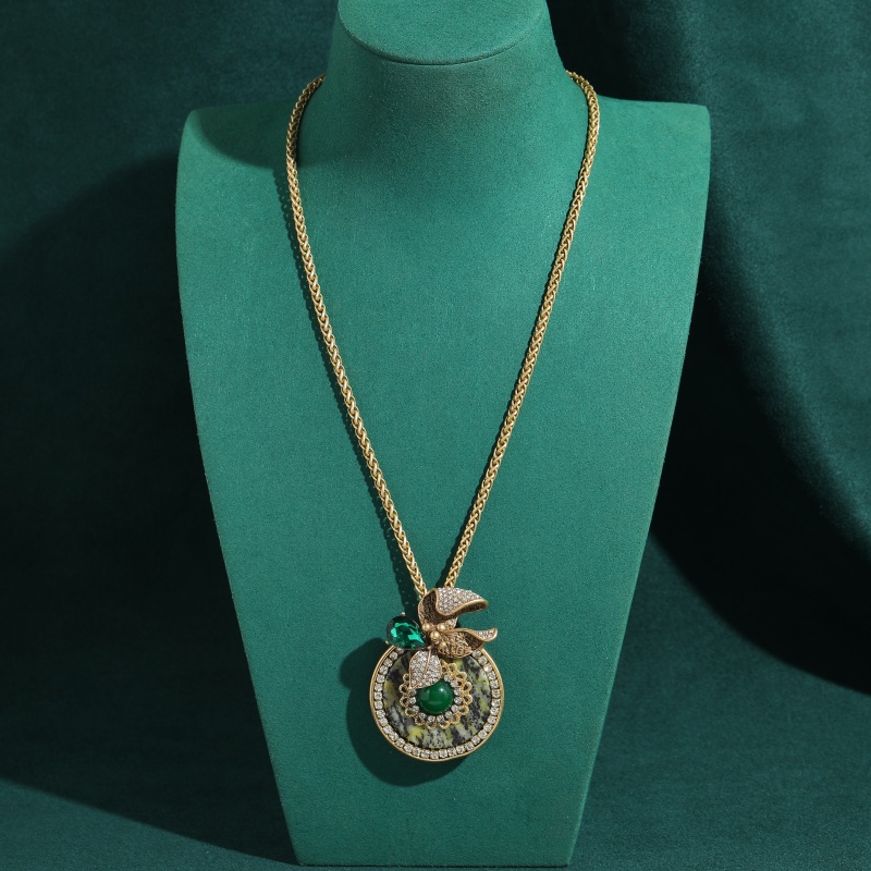 Naszyjniki z zawieszką w stylu – Women'S Accessories Trends 2026 recenzja i cena